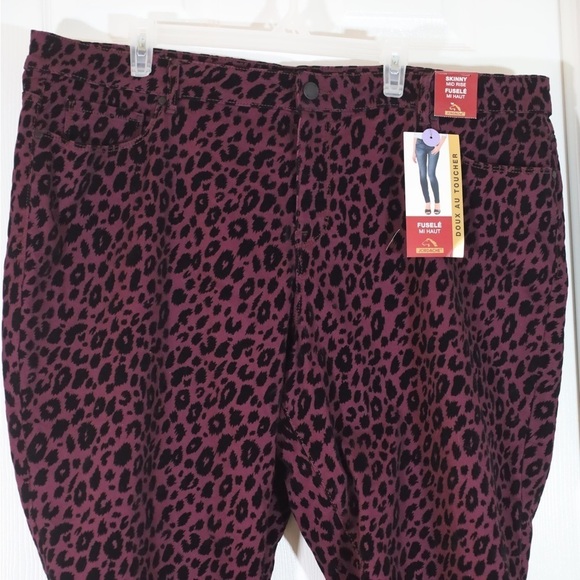 NWT Plus size Jordache midrise skinny pant - Picture 8 of 8